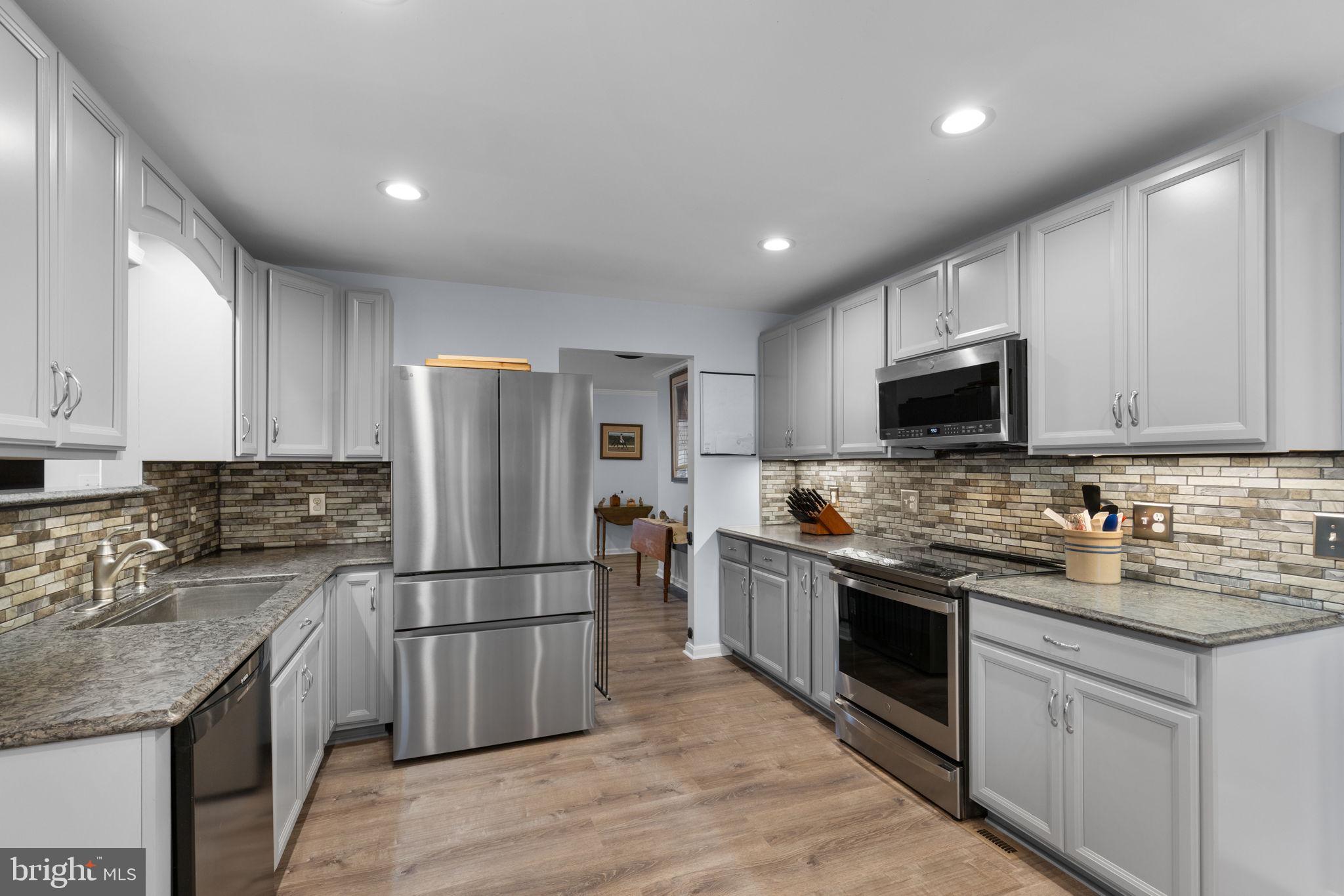 9178 Hannah Dustin Catlett, VA 20119 - Photo 4 of 52 Renovated kitchen with quartz counters