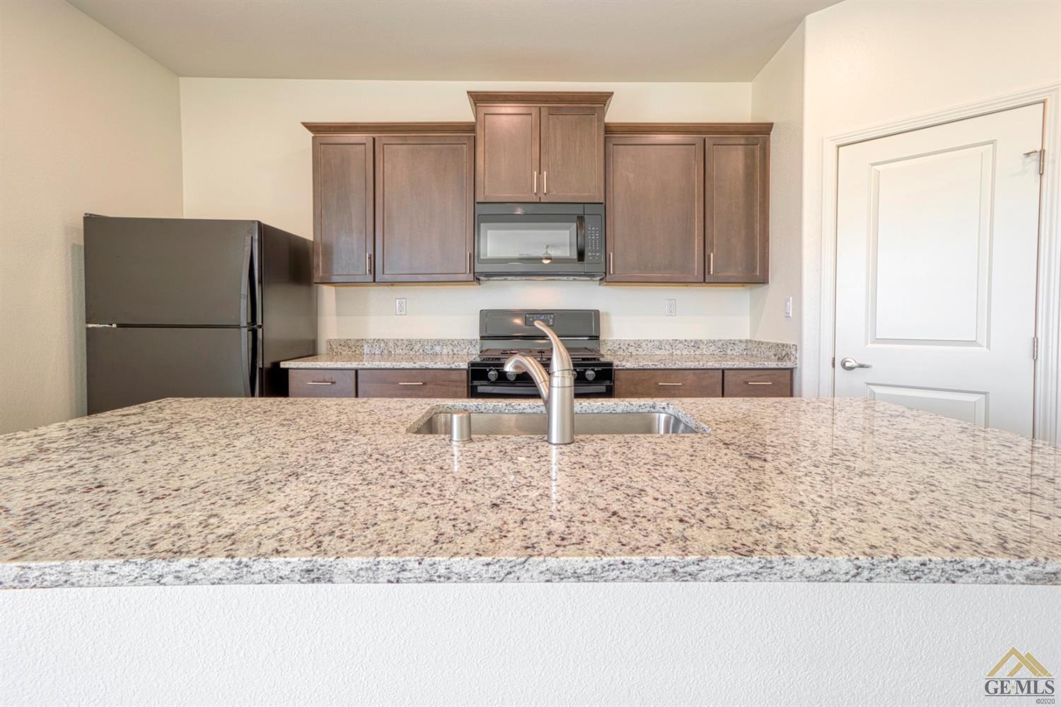 5110 Perennial Place Bakersfield, CA 93306 - Photo 9 of 20