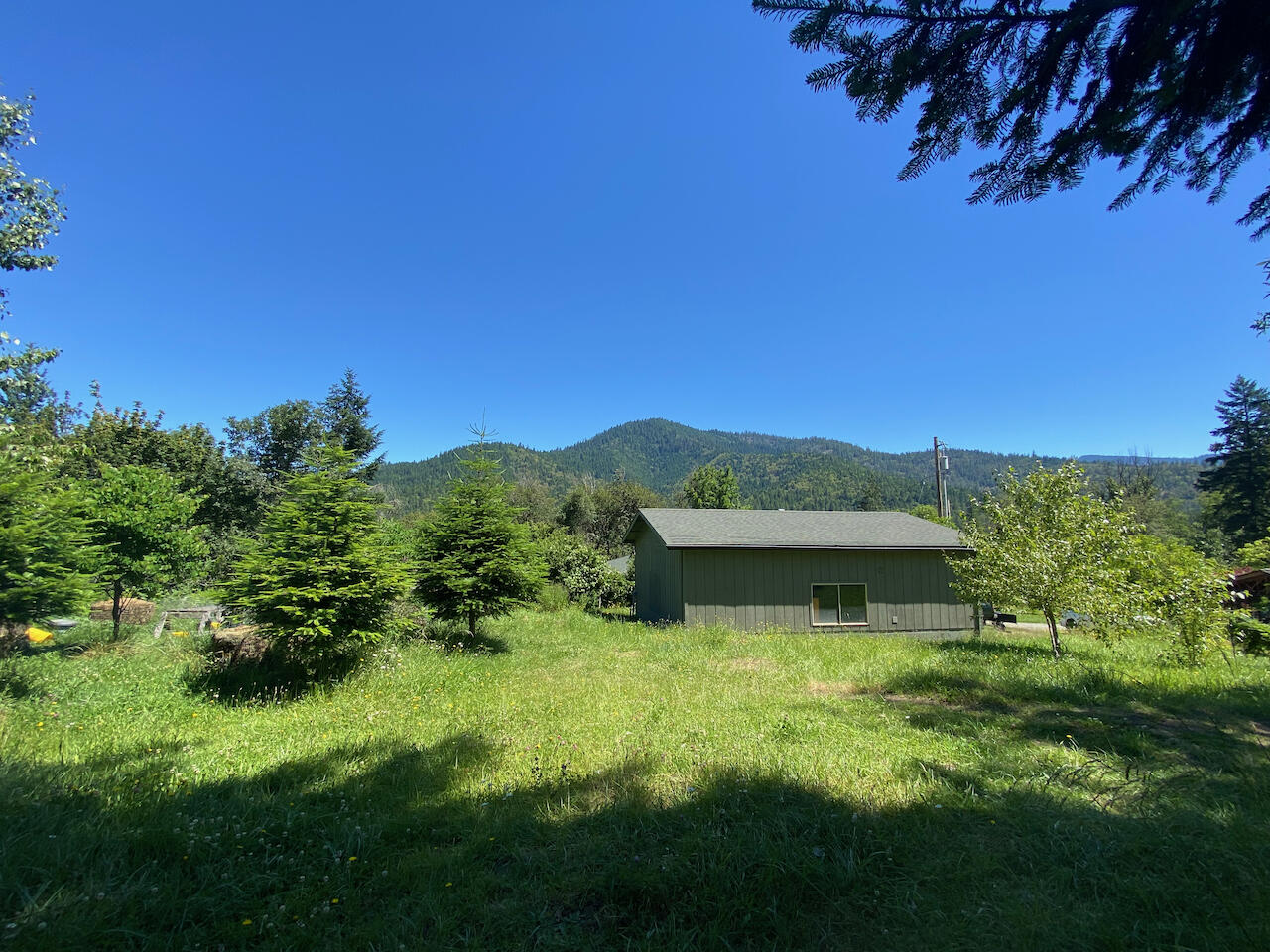 322 Beecher Road Wolf Creek, OR 97497 - Photo 14 of 47 322 Beecher Rd