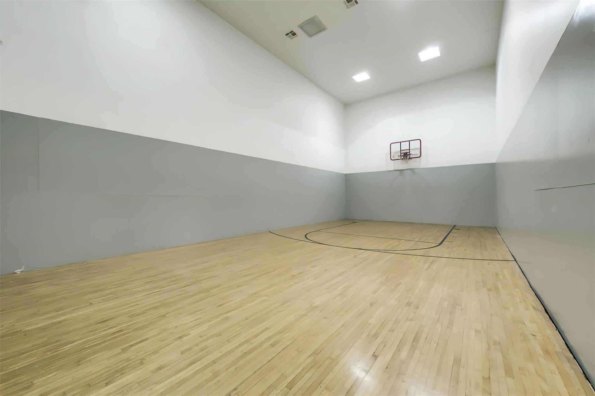 8162 Richmond Avenue, Unit 1410 Houston, TX 77063 - Photo 24 of 33 a view of empty room