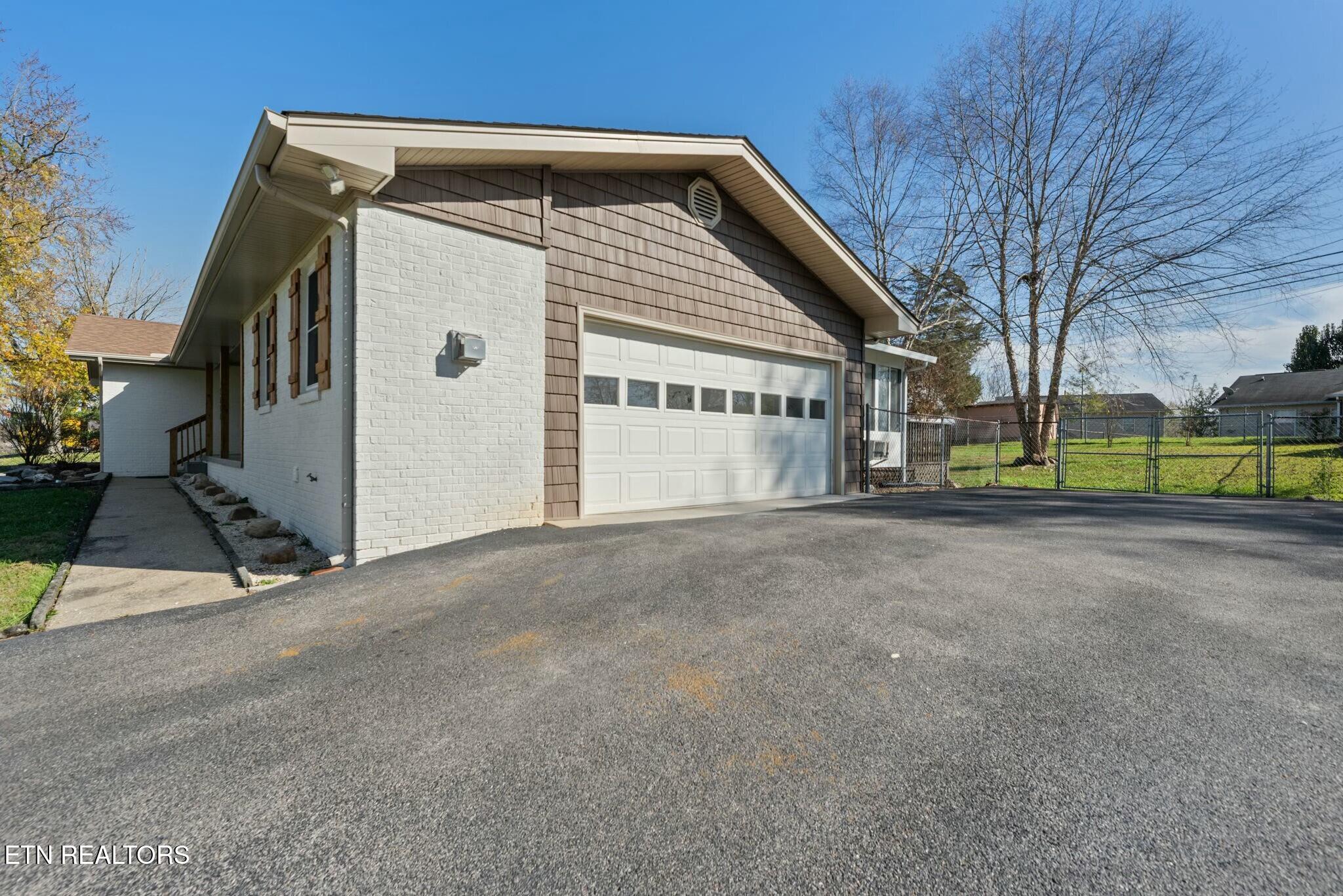7612 Cranley Road Powell, TN 37849 - Photo 3 of 39 tempImage00jSG5