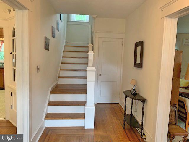 540 Riverview Road Swarthmore, PA 19081 - Photo 3 of 18 Hallway