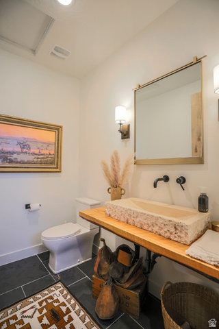 6688 Bareback Road Cedar City, UT 84720 - Photo 33 of 58 Half bathroom