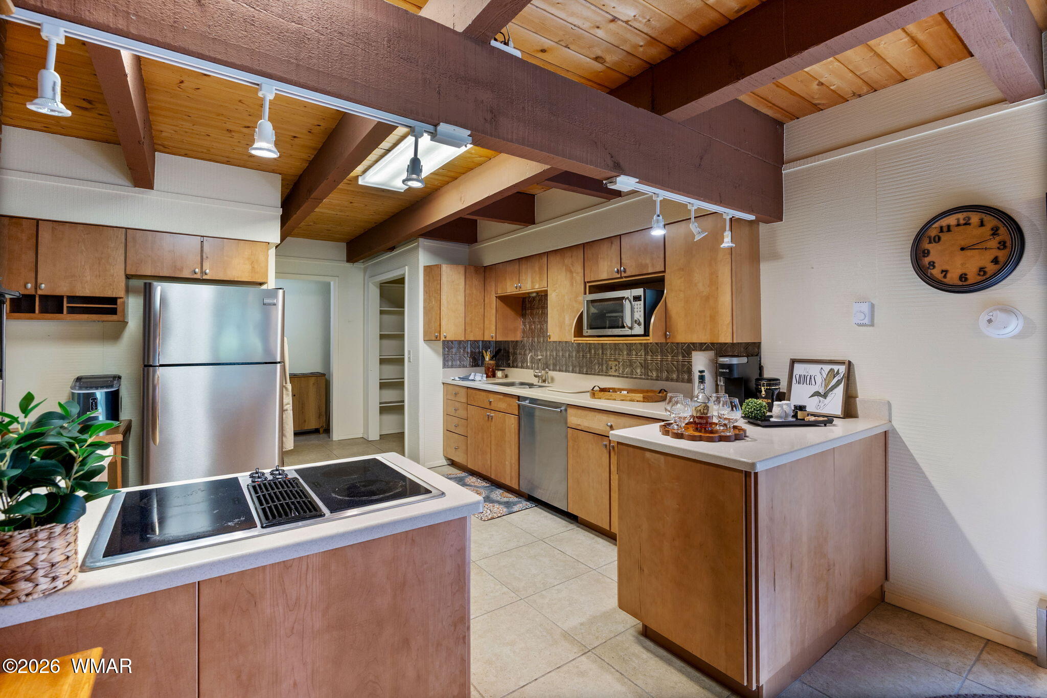 7456 Geronimo Road Pinetop, AZ 85935 - Photo 7 of 35 Kitchen