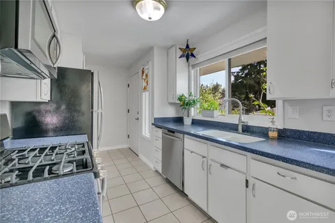 $350,000 | 131 South 324th Place, Federal Way, WA 98003
