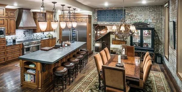 $7,500 | 325 Union Avenue, Knoxville, TN 37902