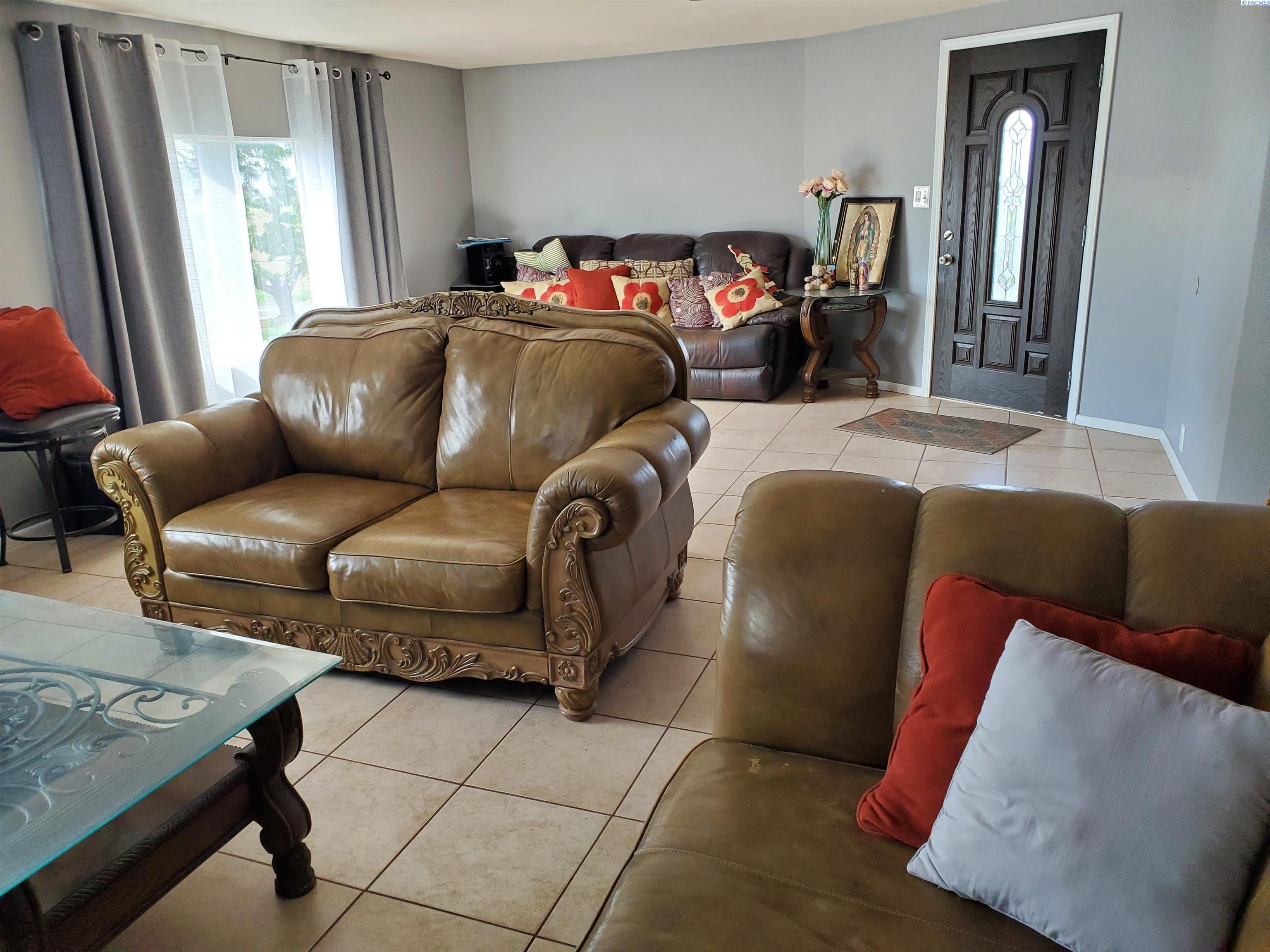 171702 Olsen Road Grandview, WA 98930 - Photo 7 of 32 Gallery Image 7