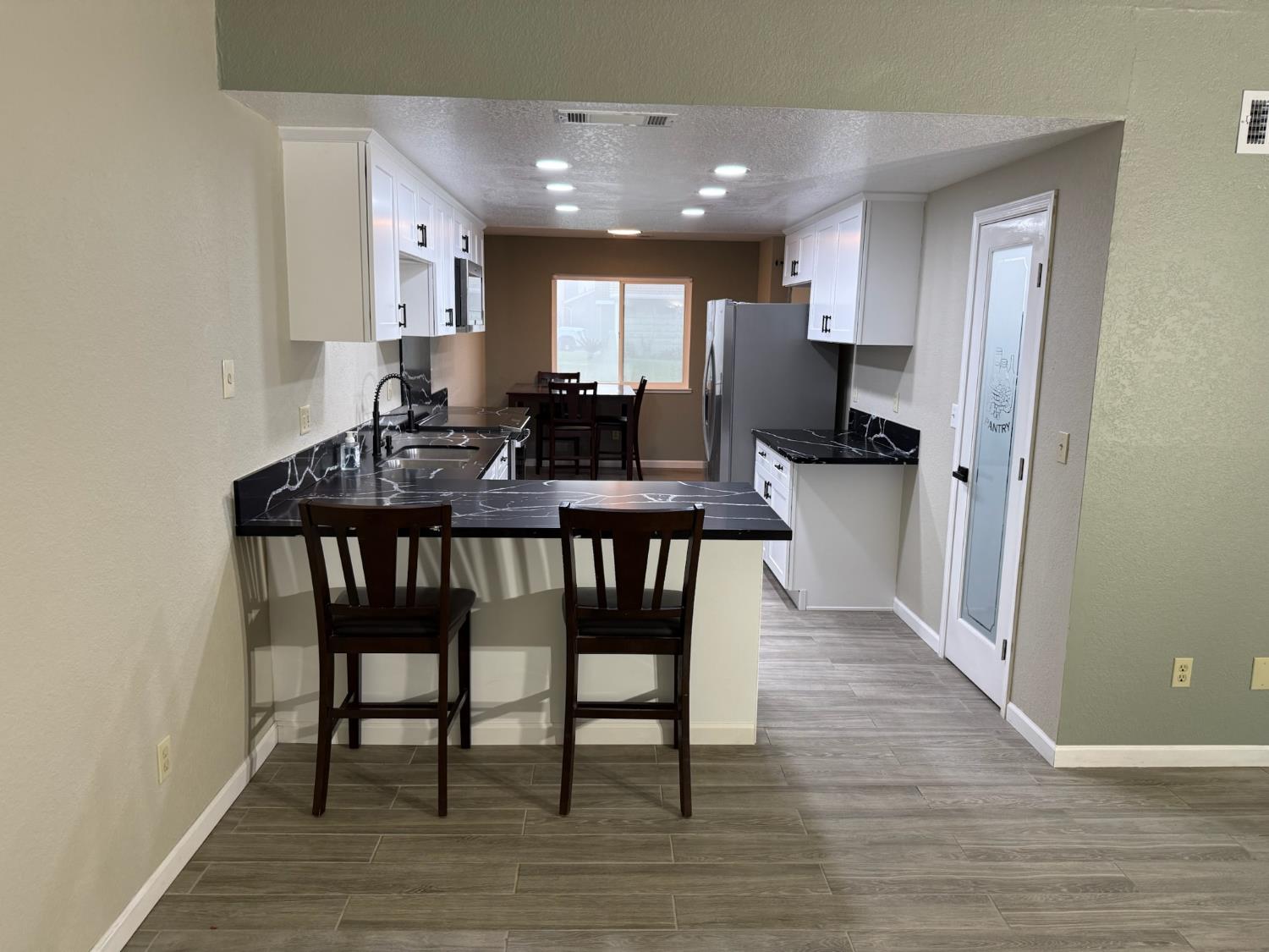 3945 Sparrow Court Modesto, CA 95356 - Photo 13 of 70