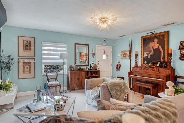 $750,000 | 1900 Southwest 21st Avenue, Miami, FL 33145