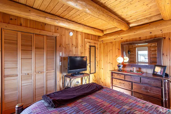 $699,000 | 2307 North McDougal Lane, Isabella, MN 55607