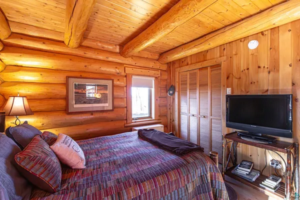 $699,000 | 2307 North McDougal Lane, Isabella, MN 55607