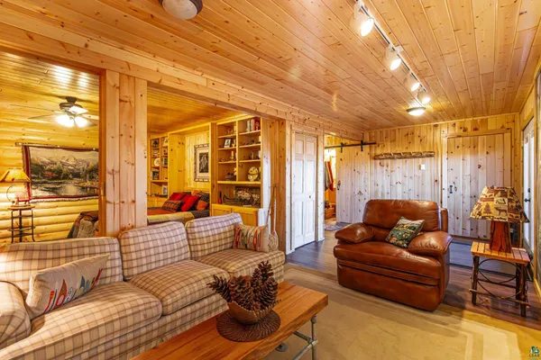 $699,000 | 2307 North McDougal Lane, Isabella, MN 55607