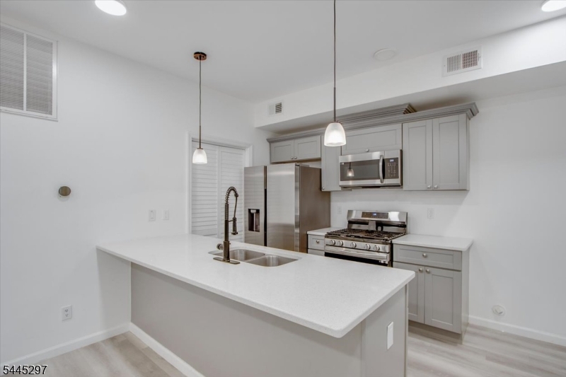 500 South 18th Street, Unit 1 Newark, NJ 07103 - Photo 1 of 21