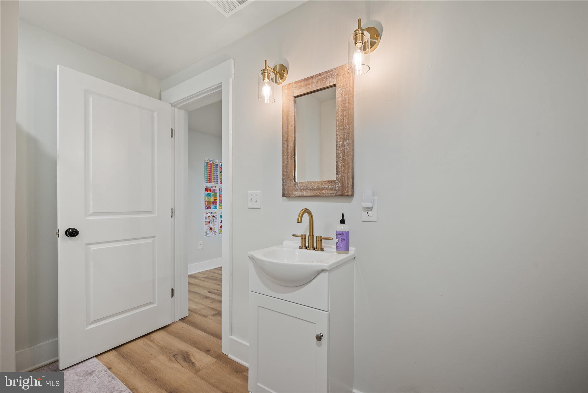 886 Middle Fork Road Cross Junction, VA 22625 - Photo 48 of 80 Bathroom