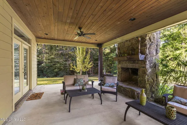 $765,000 | 115 Ashley Drive, Brandon, MS 39042