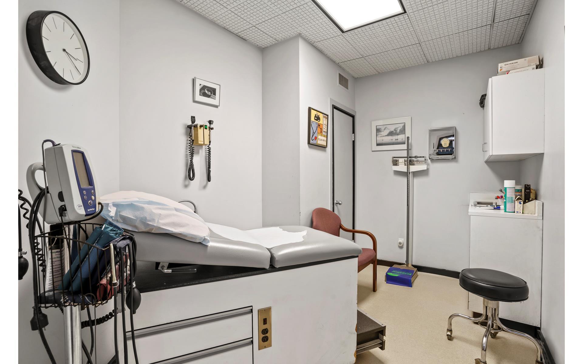 1120 Park Avenue, Unit 1C Manhattan, NY 10128 - Photo 2 of 11 a view of a workspace with furniture