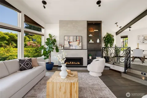 $2,450,000 | 10847 Bill Point Bluff Northeast, Bainbridge Island, WA 98110
