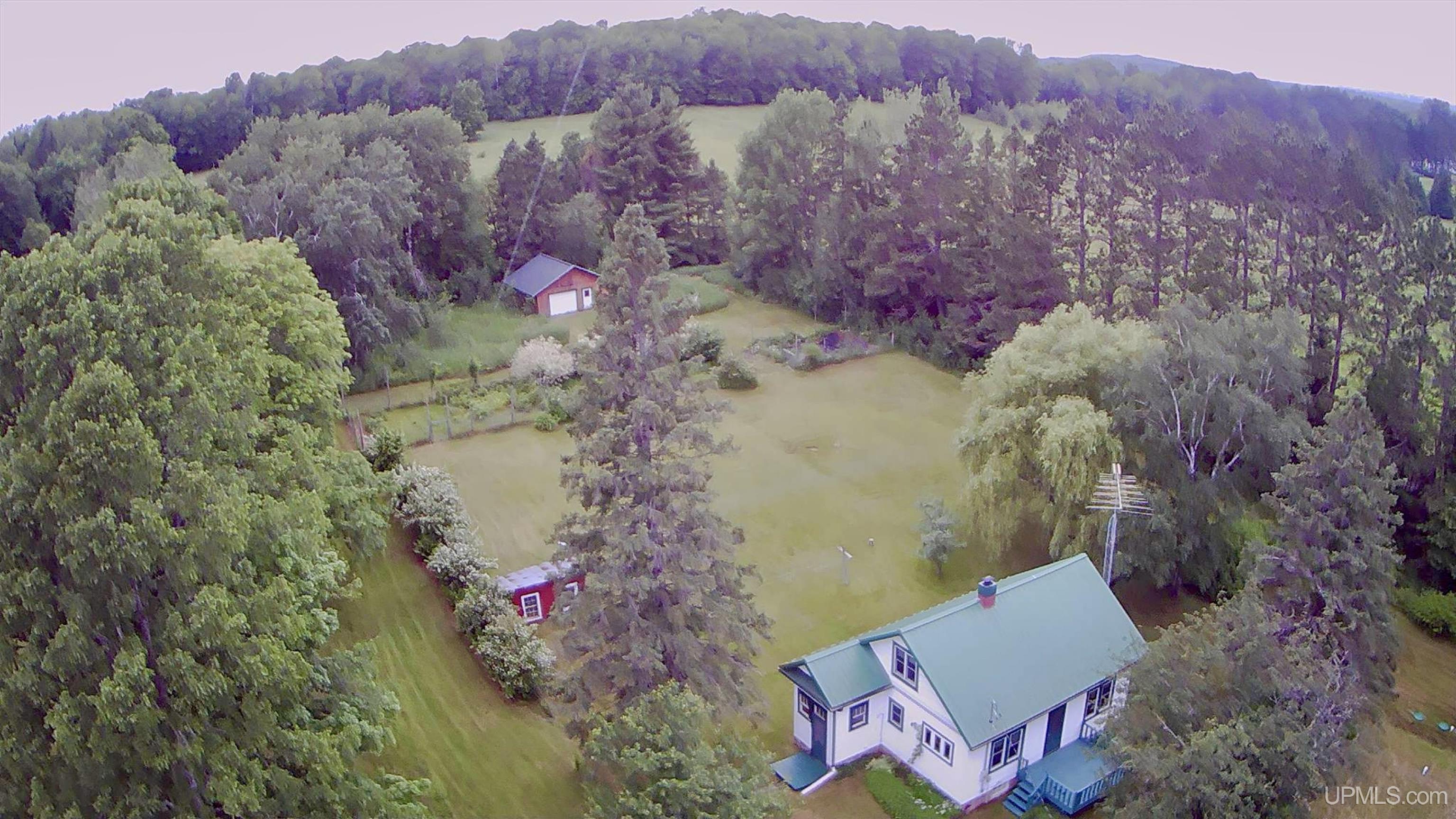 N8803 East End Road Ironwood, MI 49938 - Photo 4 of 64