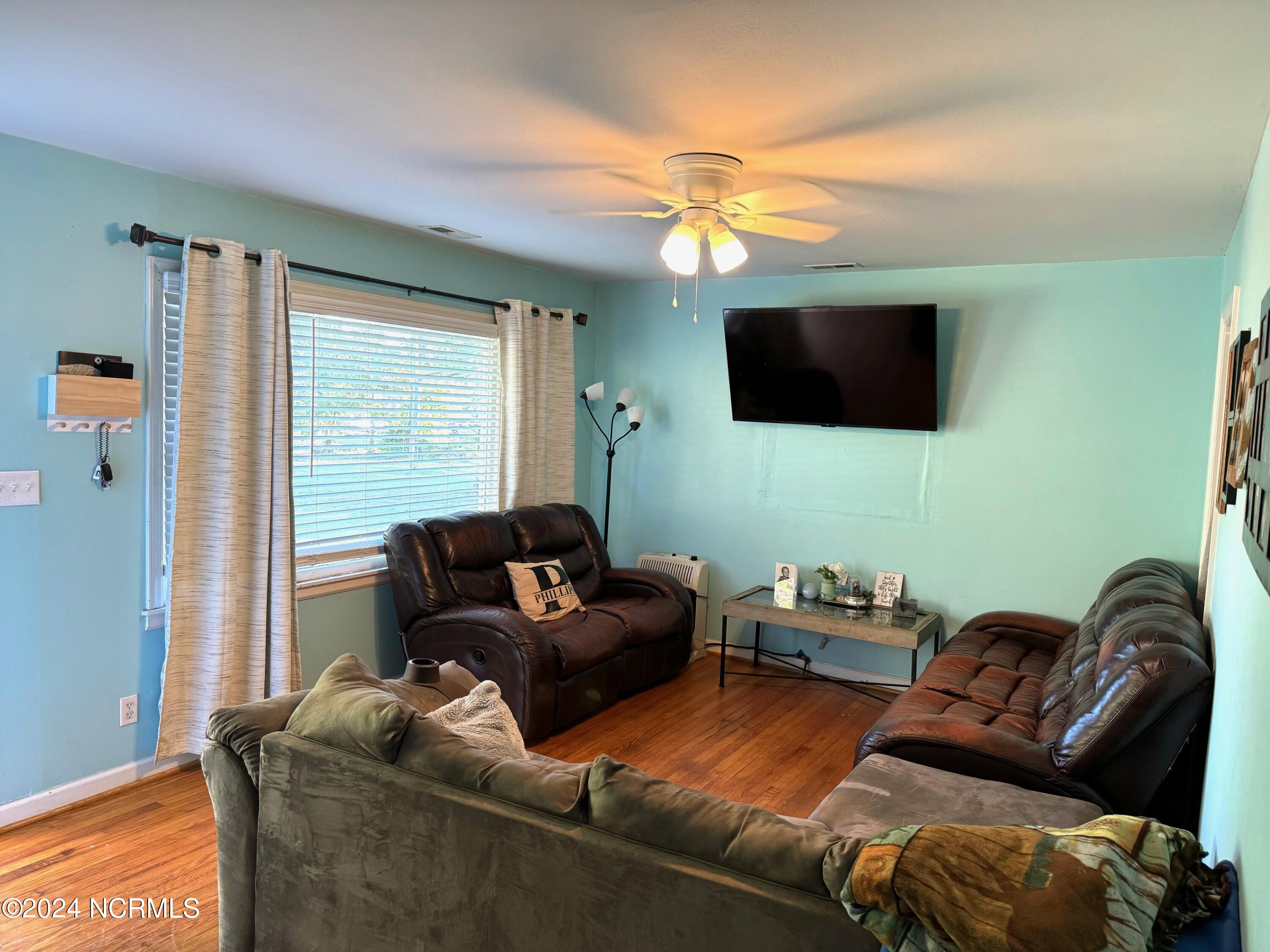 195 Arrington Road Beaufort, NC 28516 - Photo 13 of 19 Another Living Room View