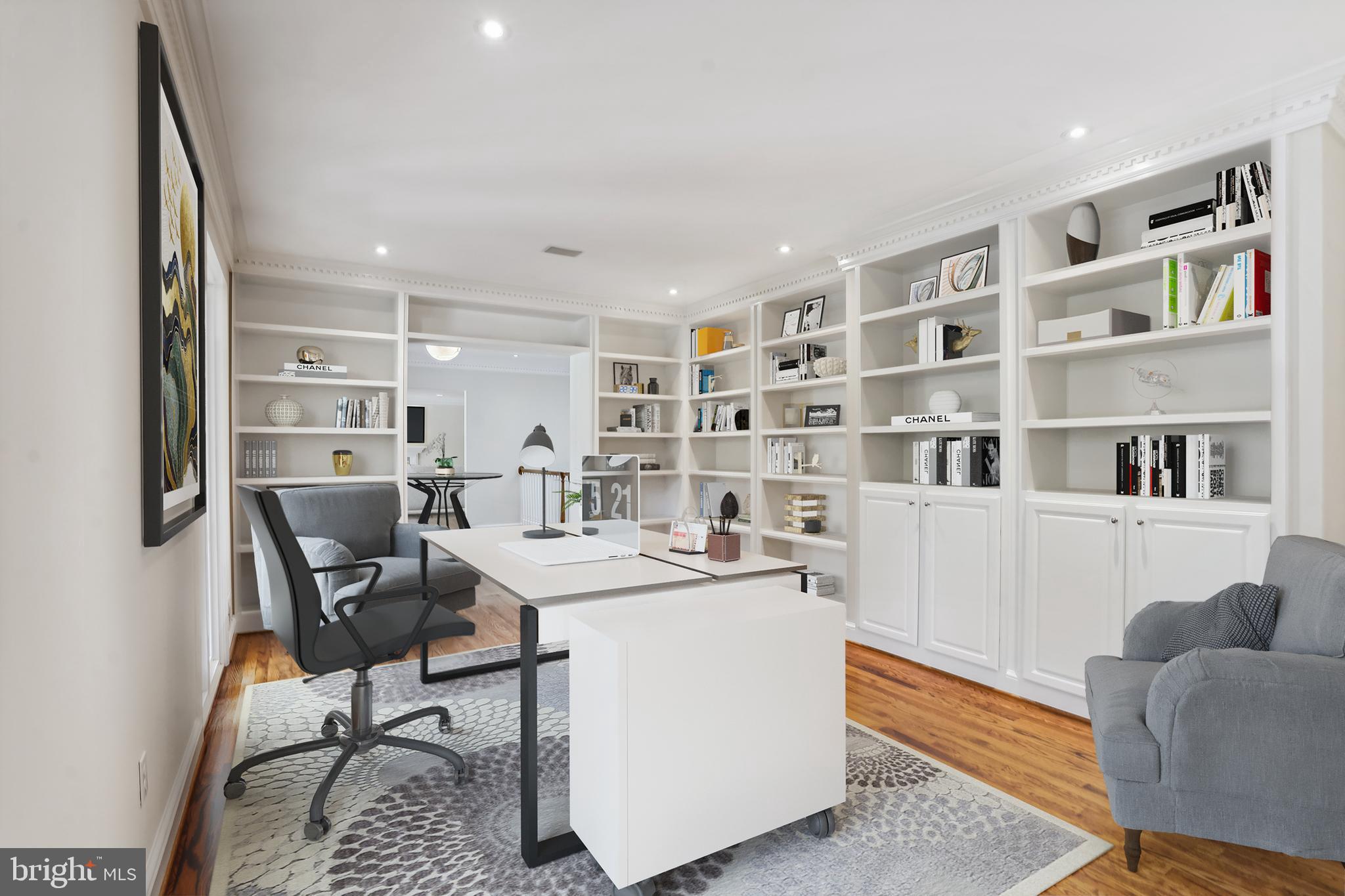 4119 North Ridgeview Road McLean, VA 22101 - Photo 21 of 56 Room for books--finally!