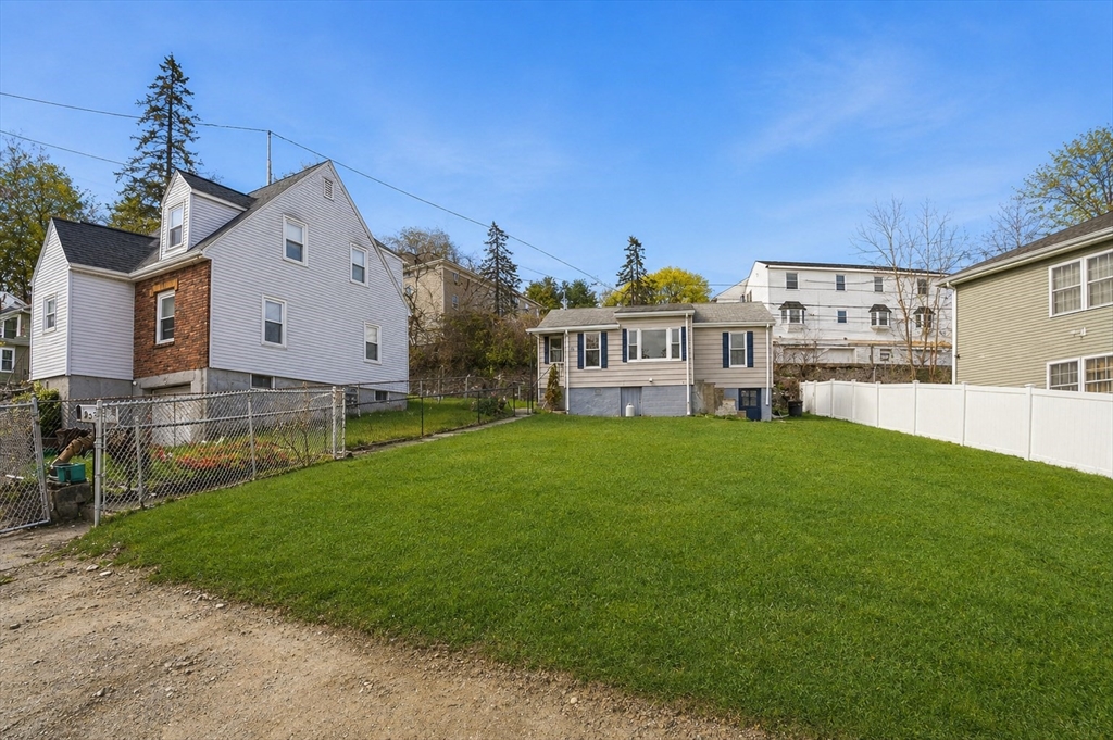25 Johnson Street Worcester, MA 01604 - Photo 3 of 30