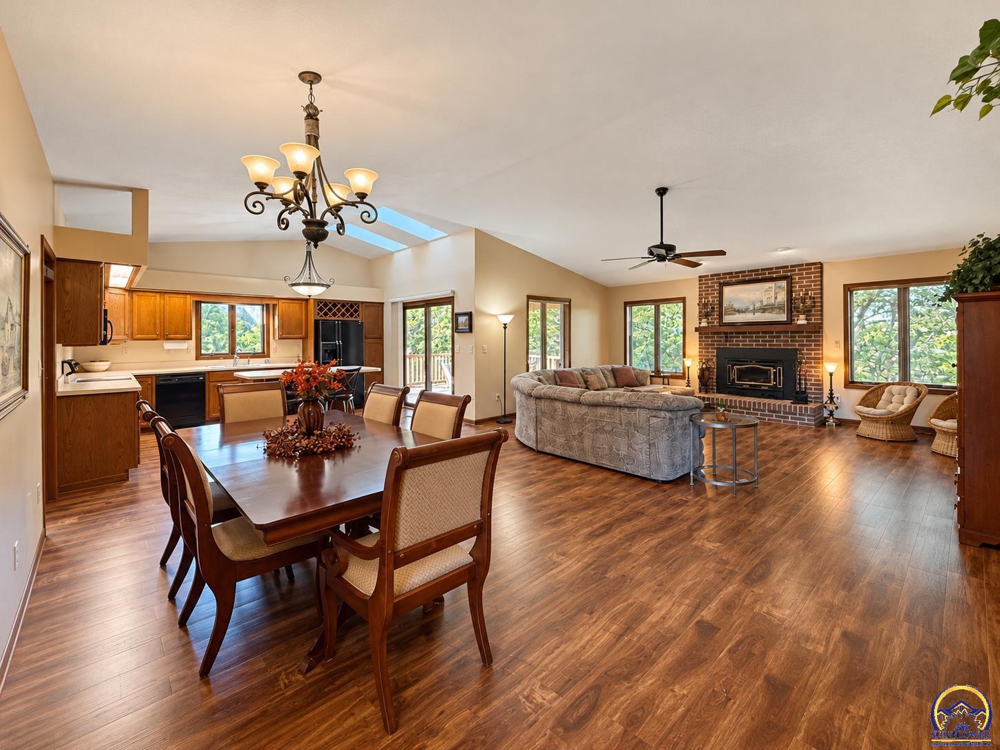 6221 Ridgeview Drive Ozawkie, KS 66070 - Photo 3 of 22 Gallery Image 3