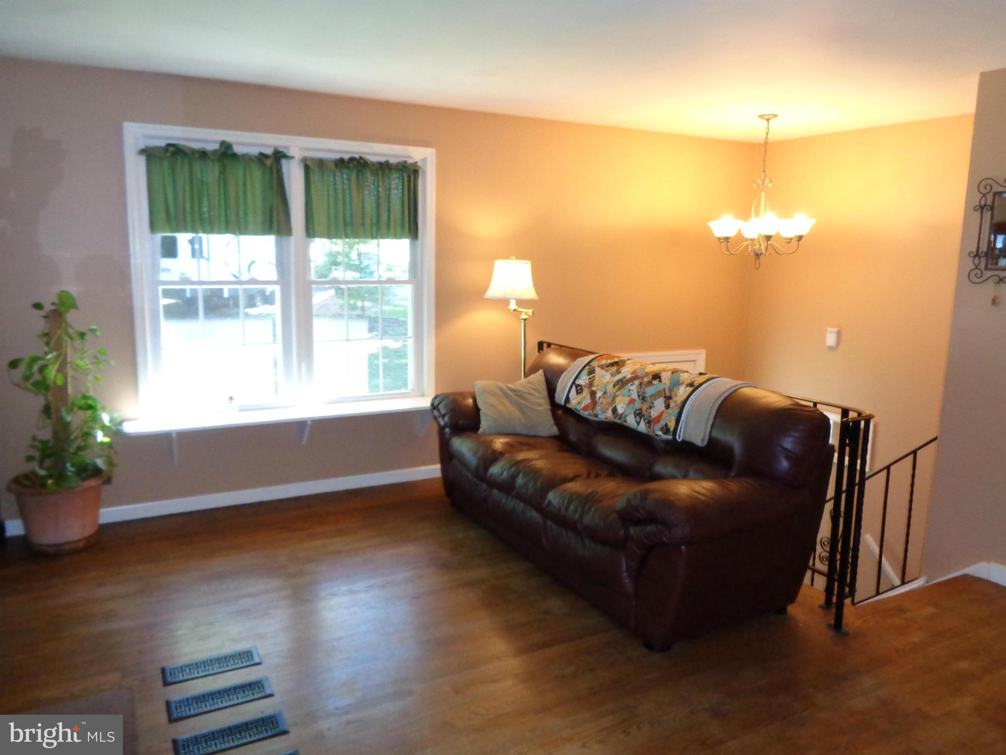 11985 Steinhauser Road Newburg, MD 20664 - Photo 5 of 30 Living Room