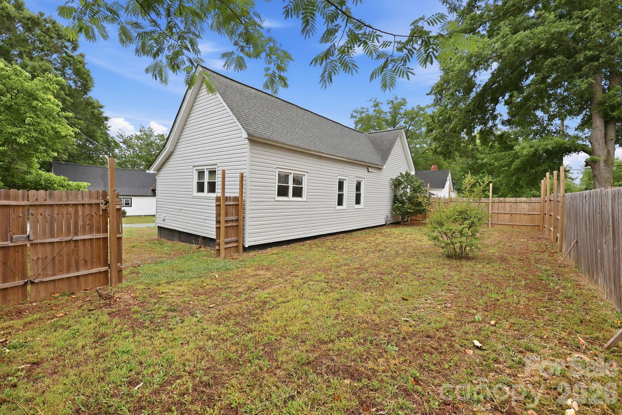904 Mill Street Albemarle, NC 28001 - Photo 11 of 33