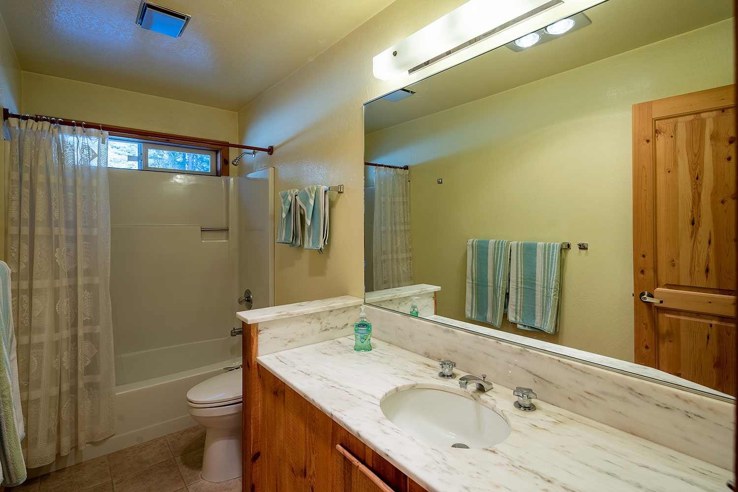 12004 Kitzbuhel Road Truckee, CA 96161 - Photo 14 of 21 Gallery Image 14
