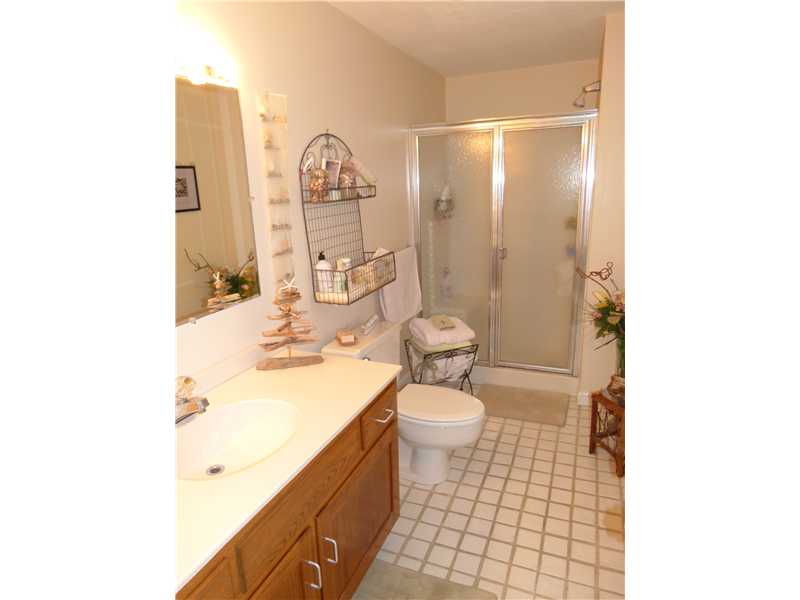 65 Brooklyn Road Narragansett, RI 02882 - Photo 11 of 25 Bathroom.