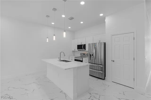 $345,000 | 7033 Lotus Circle, LaBelle, FL 33935