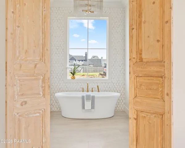 $749,000 | 211 Sabal Grv Lane, Youngsville, LA 70592