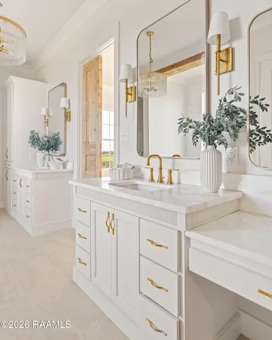 $749,000 | 211 Sabal Grv Lane, Youngsville, LA 70592