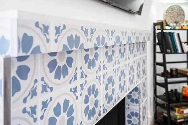 a close up of a curtain