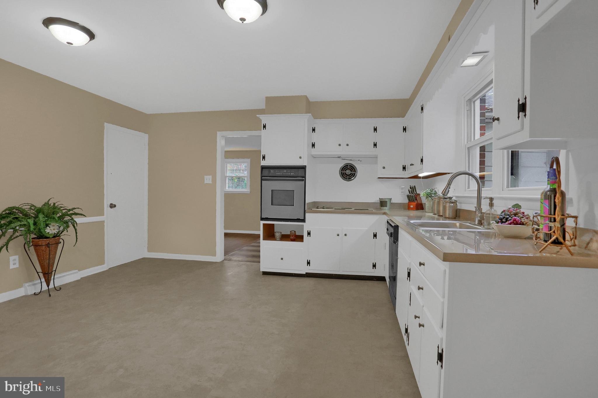 1720 Sammar Road Lancaster, PA 17601 - Photo 7 of 31