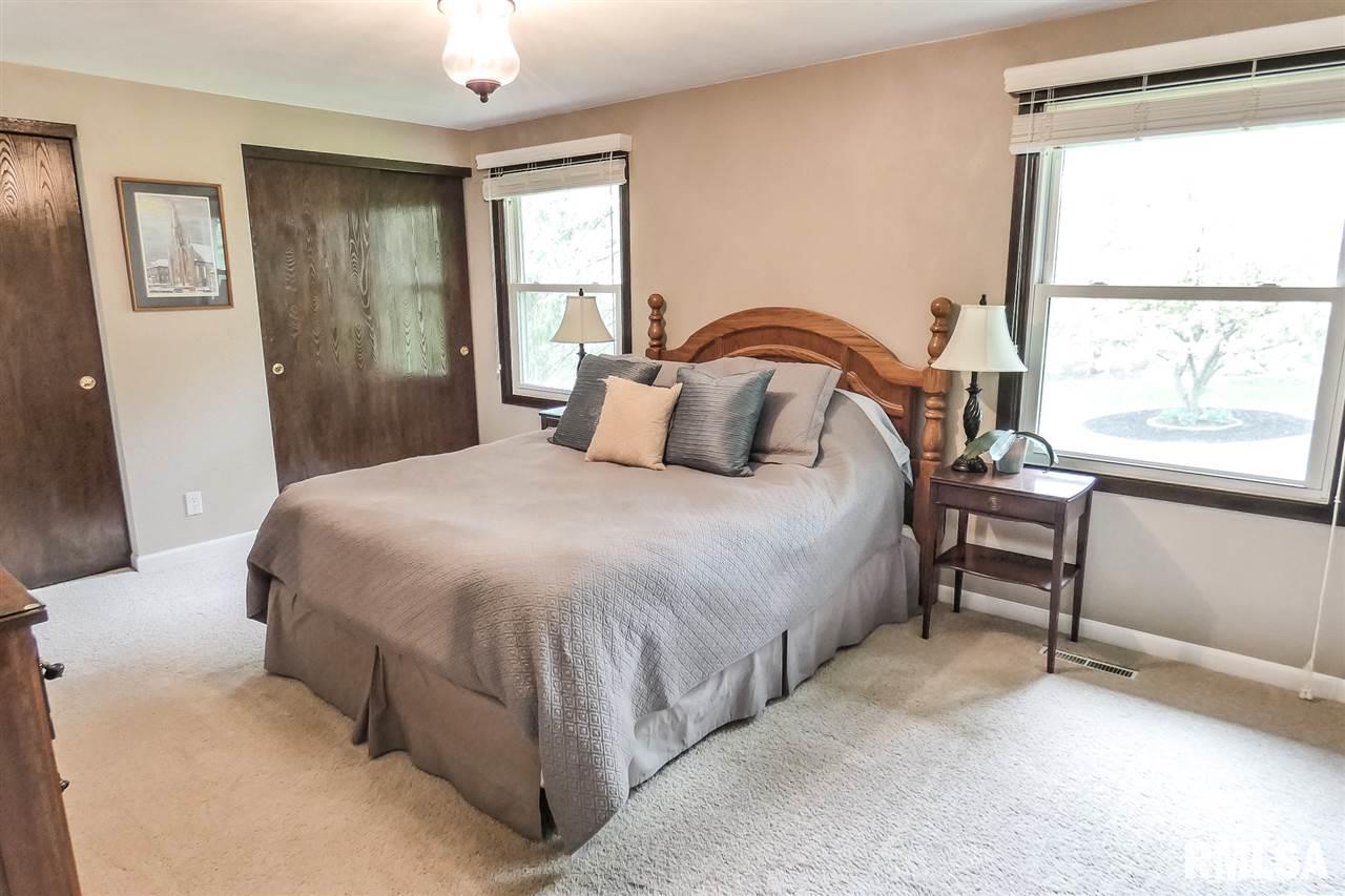 410 West Stonegate Road Peoria, IL 61614 - Photo 13 of 31 Gallery Image 13