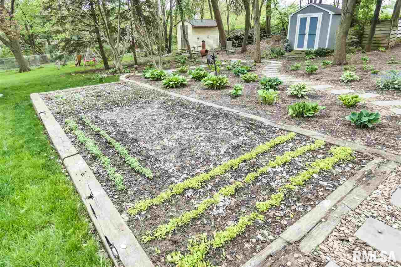 410 West Stonegate Road Peoria, IL 61614 - Photo 28 of 31 Gallery Image 28