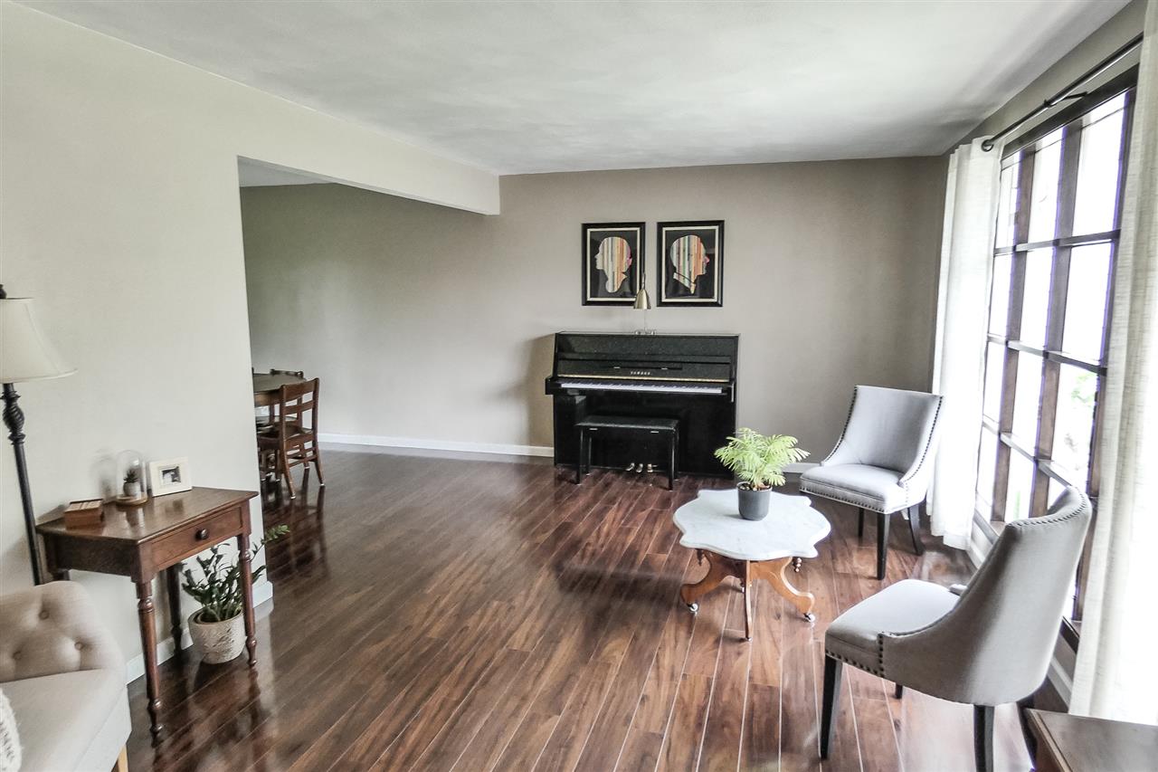 410 West Stonegate Road Peoria, IL 61614 - Photo 3 of 31 Gallery Image 3