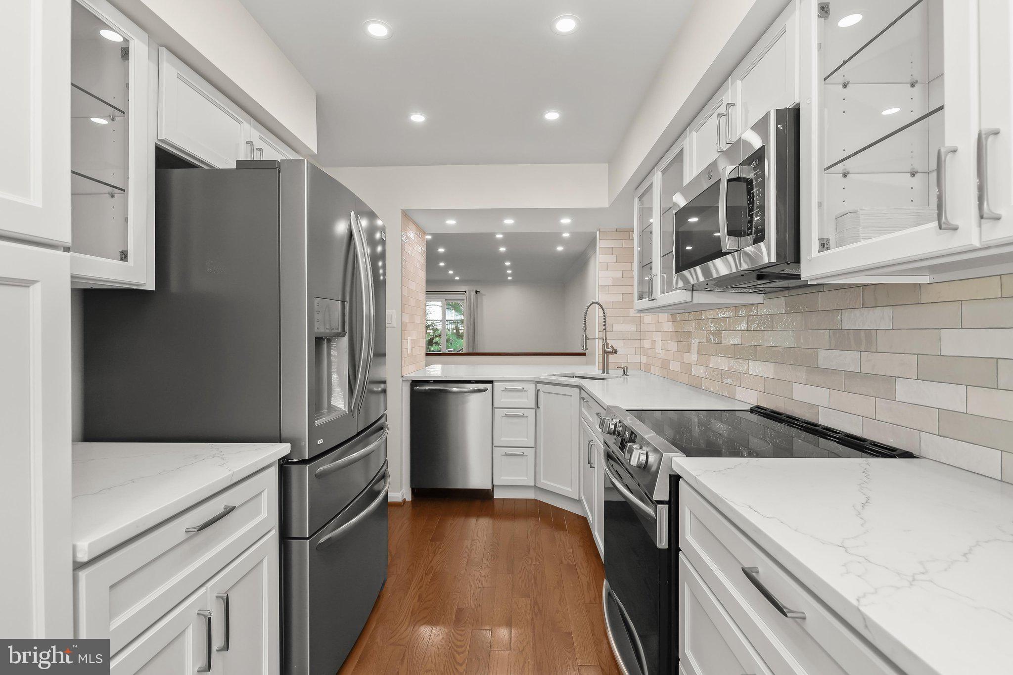 5189 Columbia Road, Unit 10 49 Columbia, MD 21044 - Photo 15 of 55 Stainless steel appliances