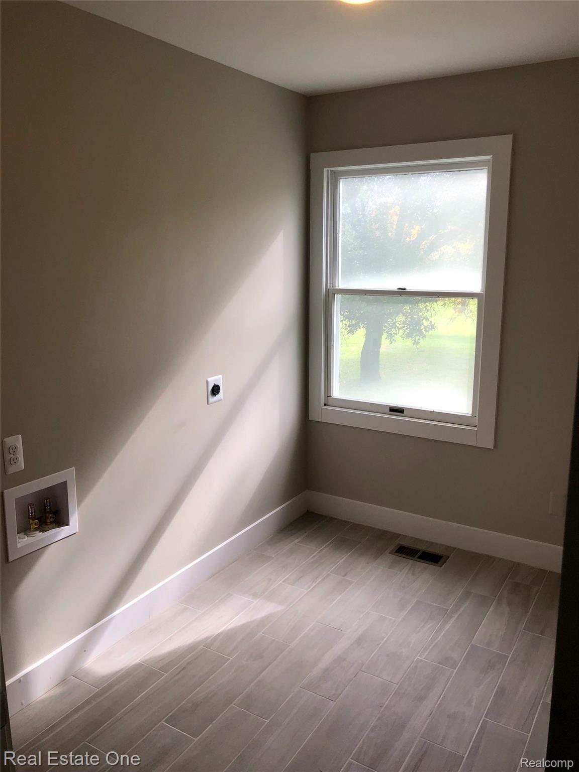 10425 Gordon Road Fenton, MI 48430 - Photo 16 of 35 12a.jpg