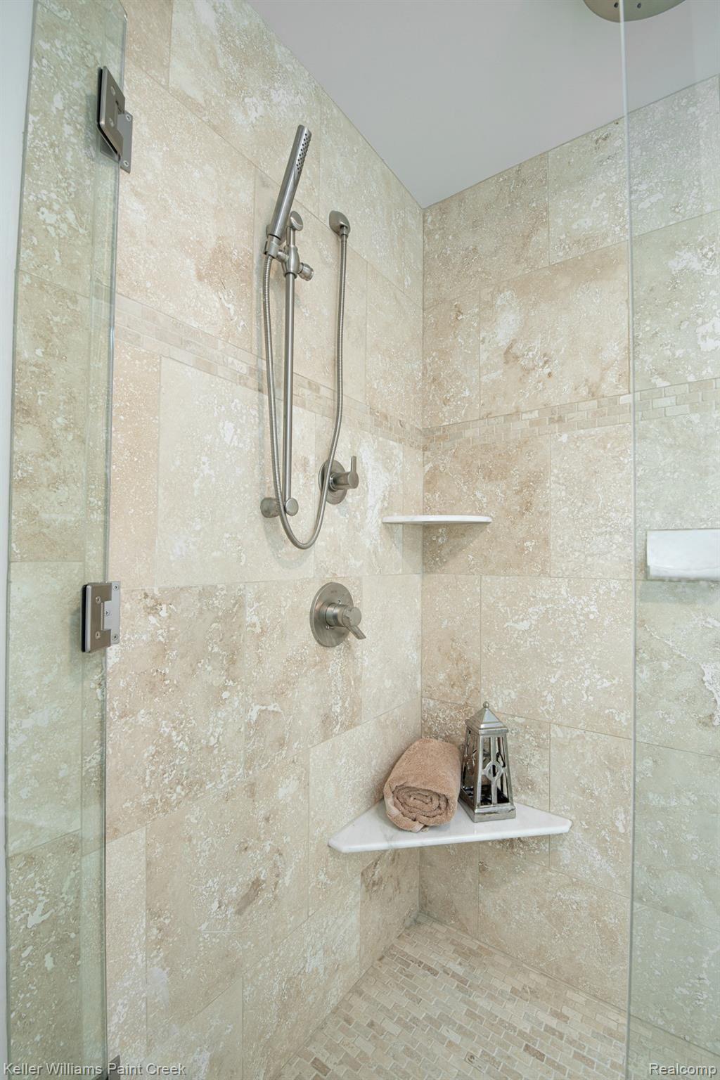 1285 East Gunn Road Rochester, MI 48306 - Photo 24 of 55 1285 E Gunn Road23.jpg