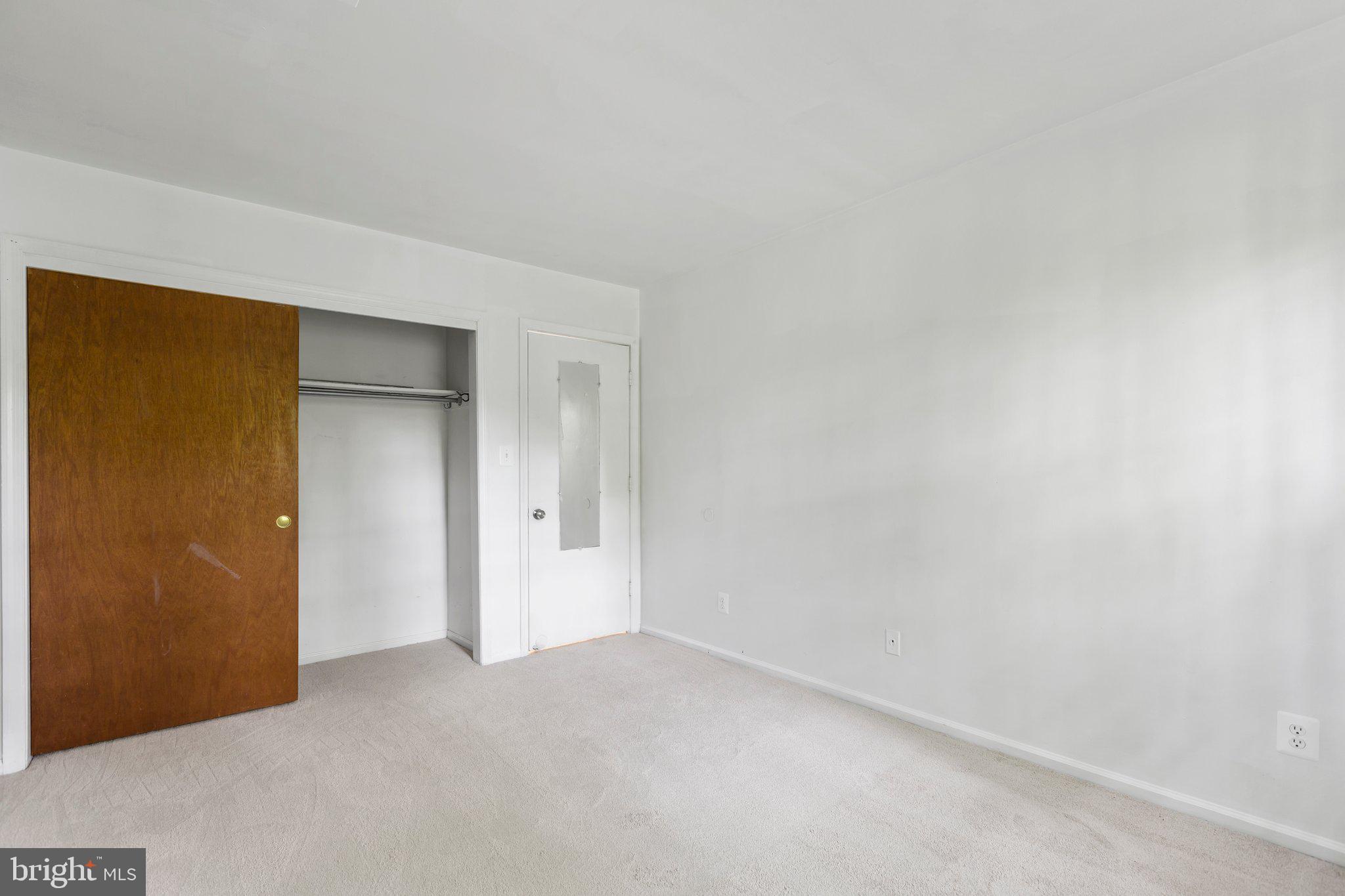 5902 Kingsford Road, Unit 406 Springfield, VA 22152 - Photo 15 of 41 Second Bedroom
