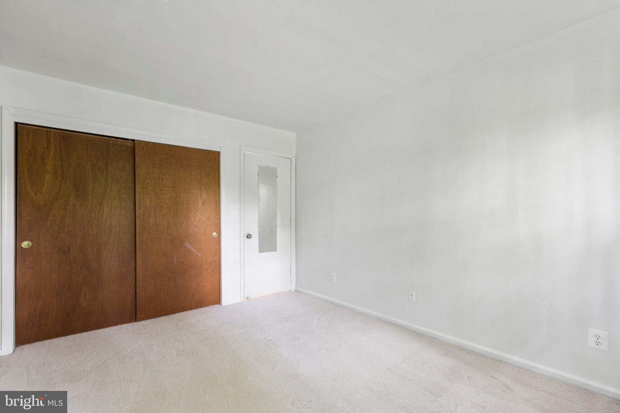 5902 Kingsford Road, Unit 406 Springfield, VA 22152 - Photo 16 of 41 Second Bedroom