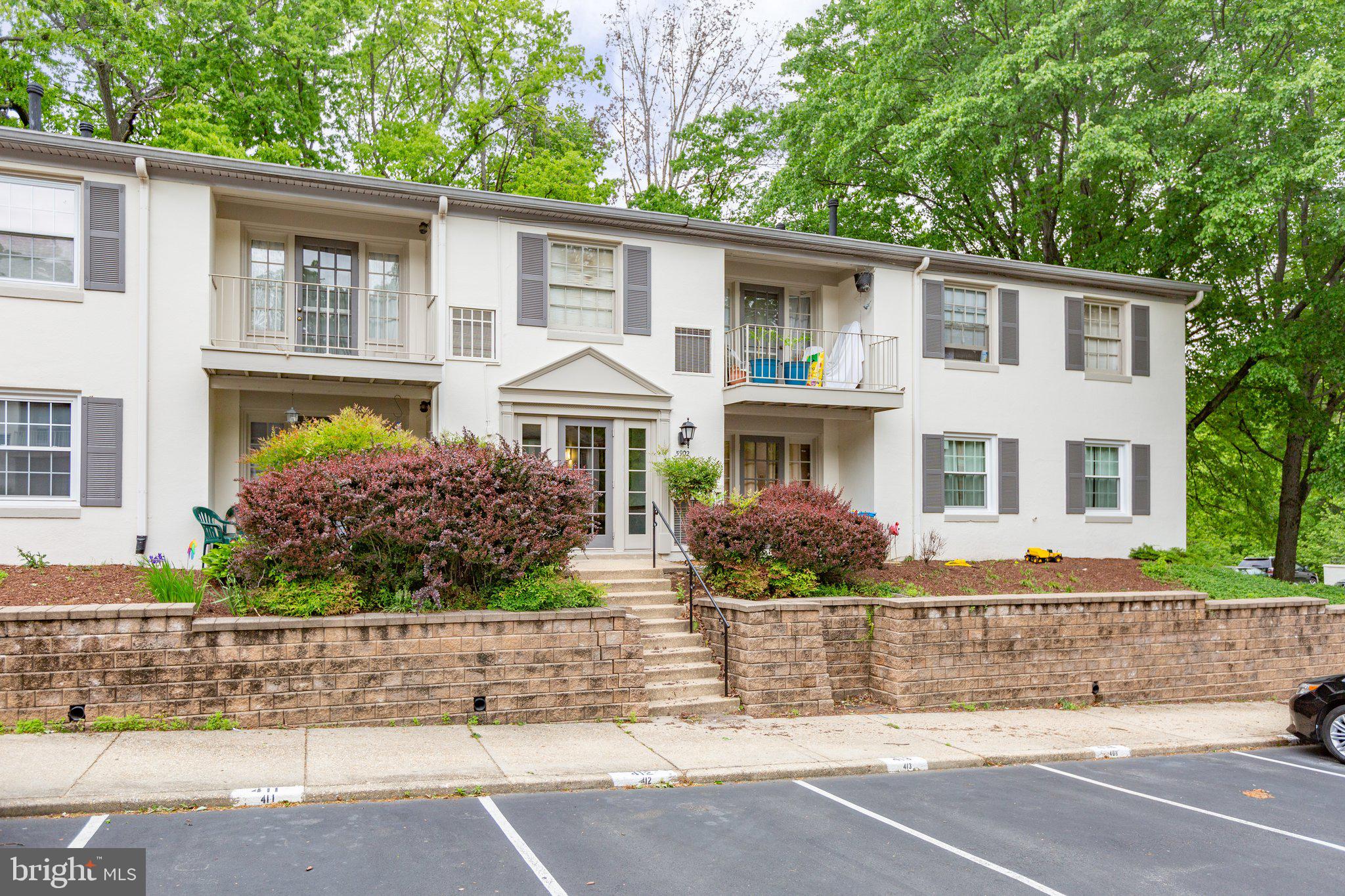 5902 Kingsford Road, Unit 406 Springfield, VA 22152 - Photo 2 of 41 Exterior of Building