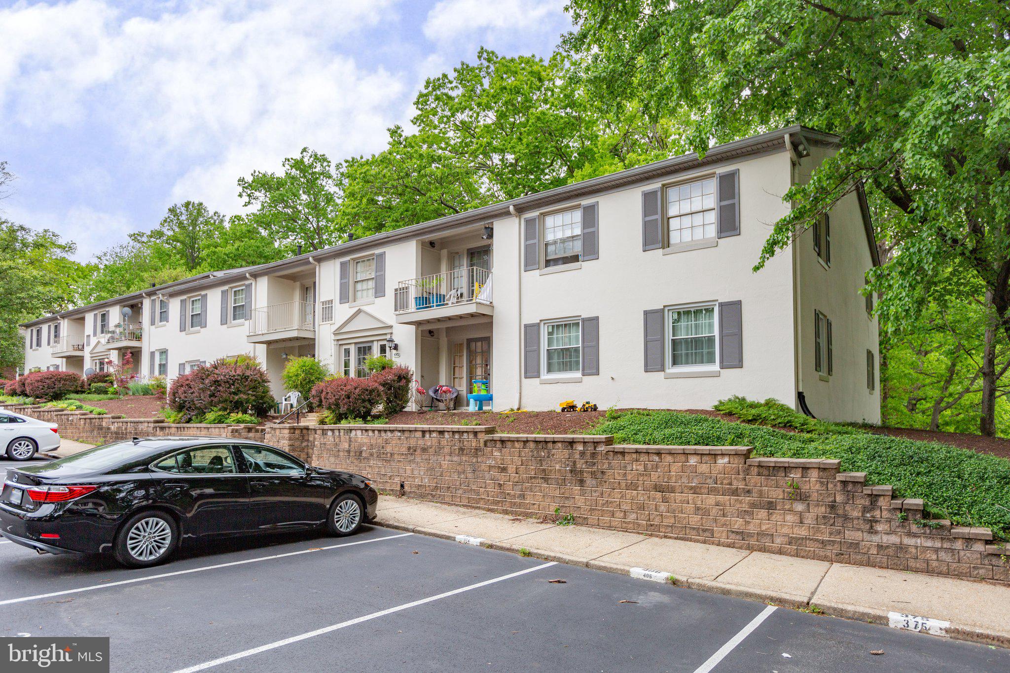 5902 Kingsford Road, Unit 406 Springfield, VA 22152 - Photo 34 of 41 Exterior of Building