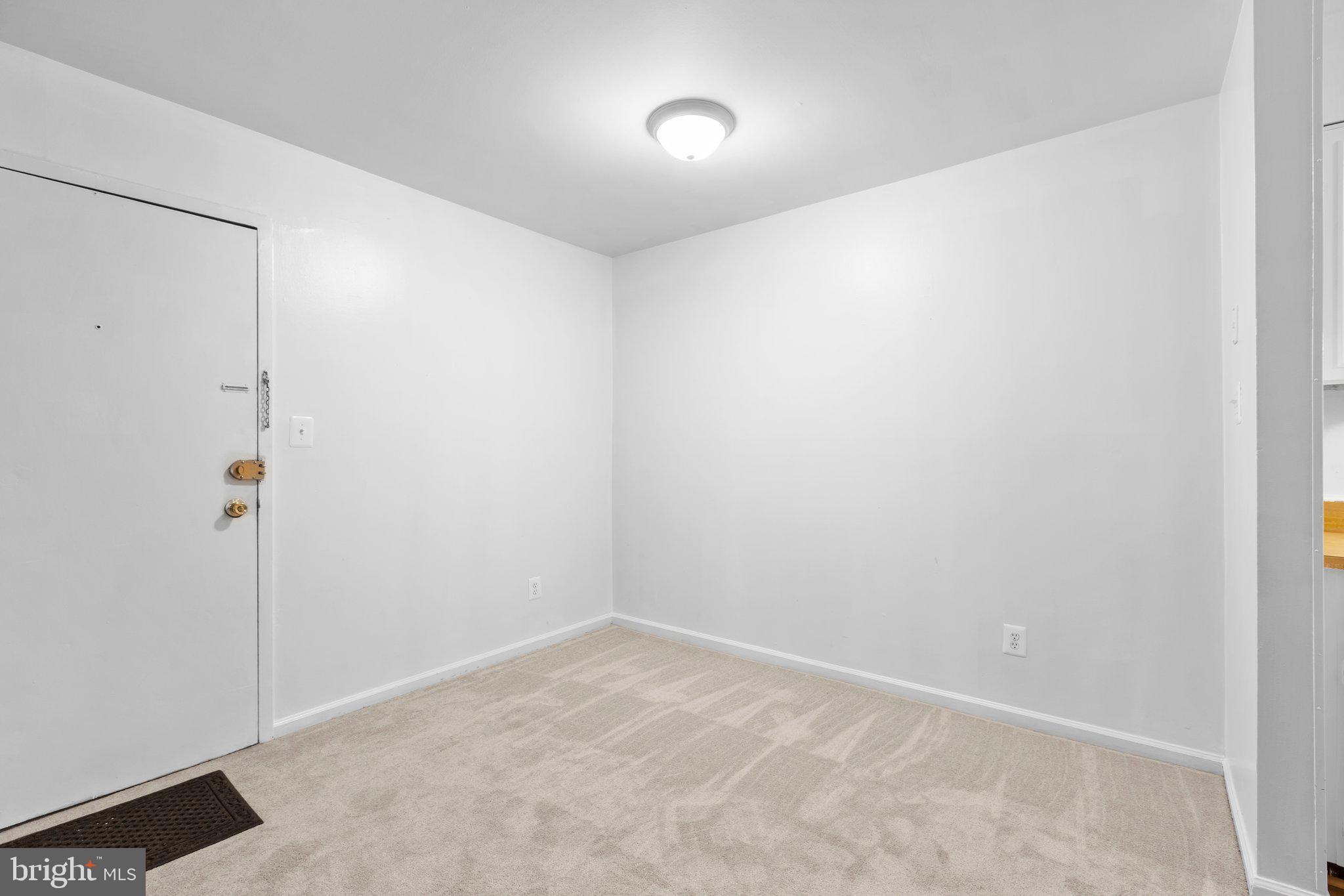 5902 Kingsford Road, Unit 406 Springfield, VA 22152 - Photo 8 of 41 Dining area