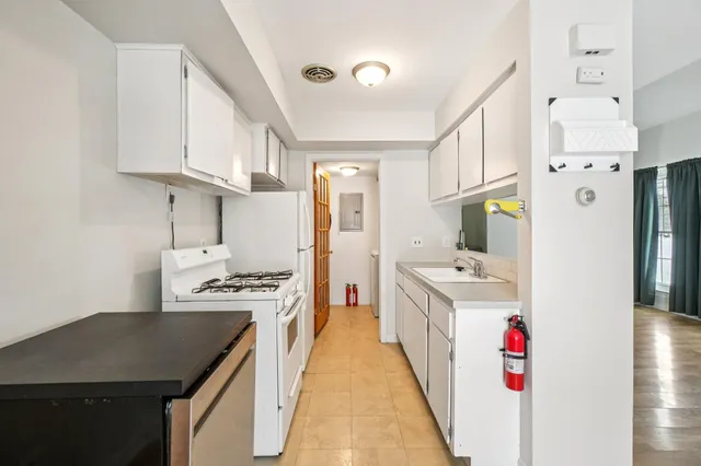 $135,000 | 44432 Newburyport Drive, Canton, MI 48187