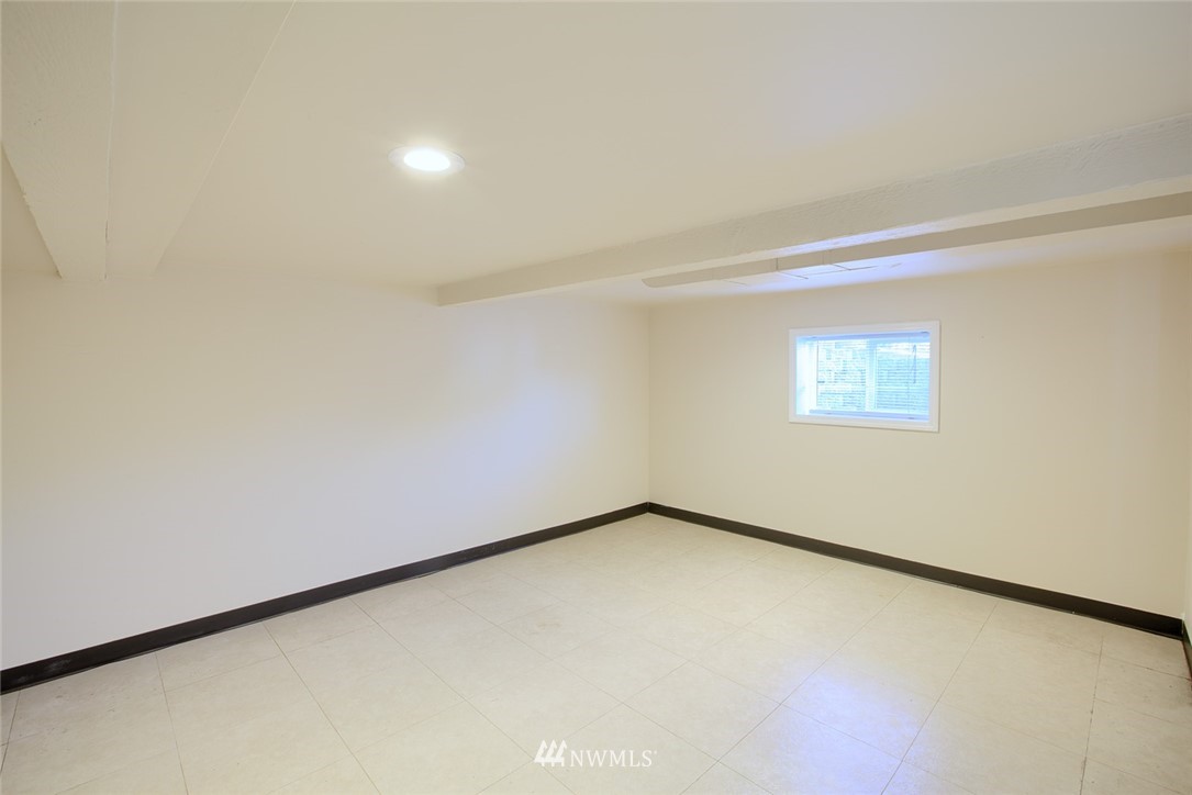 207 Taylor Avenue Northwest Renton, WA 98057 - Photo 11 of 18 Gallery Image 11