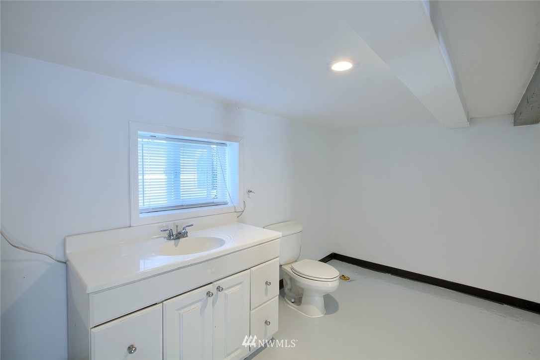 207 Taylor Avenue Northwest Renton, WA 98057 - Photo 14 of 18 Gallery Image 14