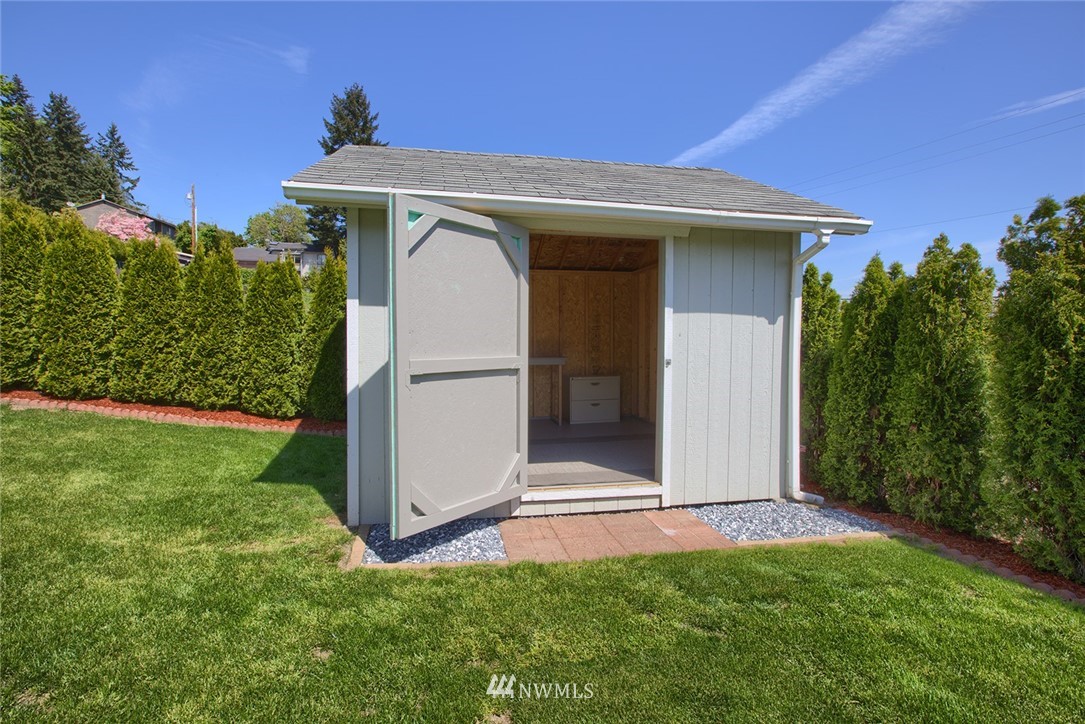 207 Taylor Avenue Northwest Renton, WA 98057 - Photo 17 of 18 Gallery Image 17